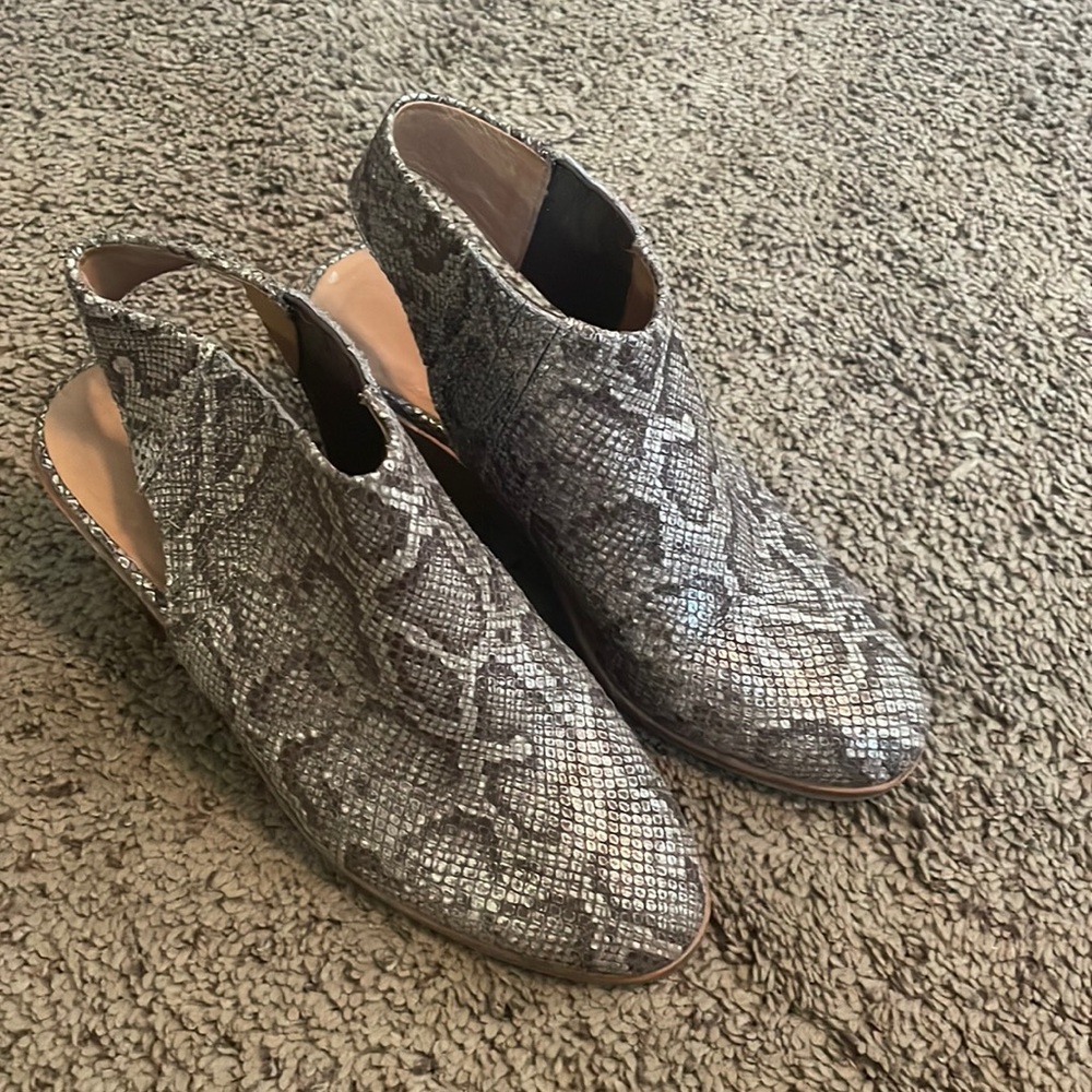 Kenneth Cole Gentle Souls Booties